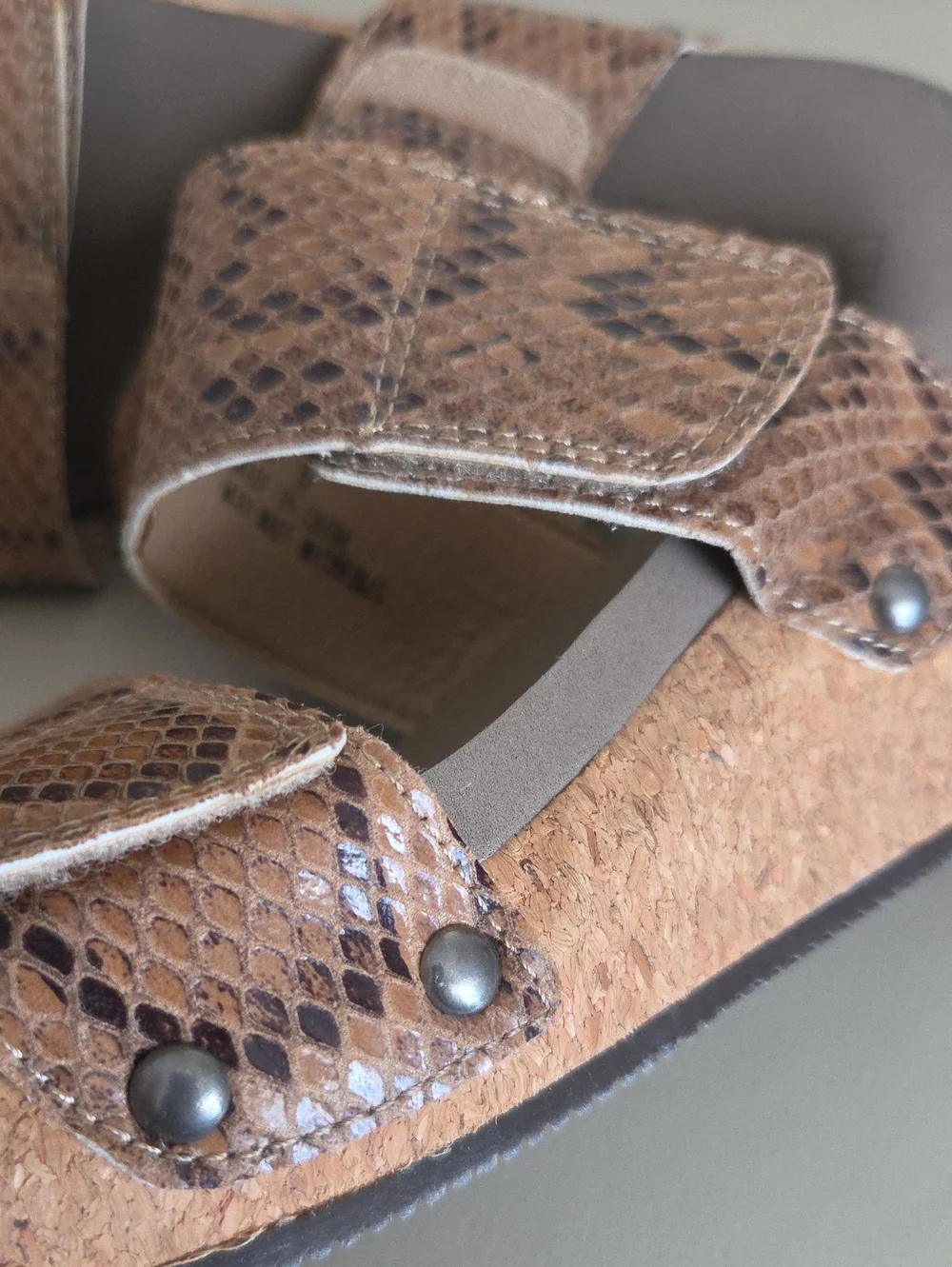 Boutique by  Corkys Tan Brown Snakeskin Platform Slide Sandals Size 9